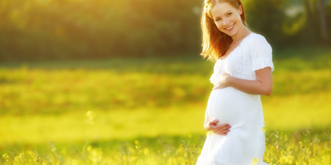 Descubre cómo capturar la belleza de la maternidad con estas ideas de fotografía para embarazadas