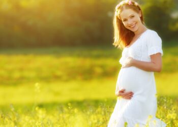 Descubre cómo capturar la belleza de la maternidad con estas ideas de fotografía para embarazadas