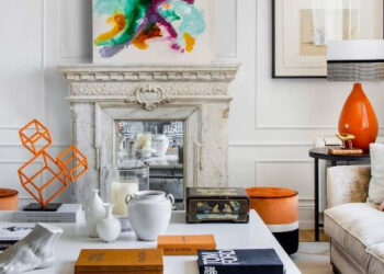 Descubre cómo transformar el hueco de tu chimenea en un elemento decorativo impresionante