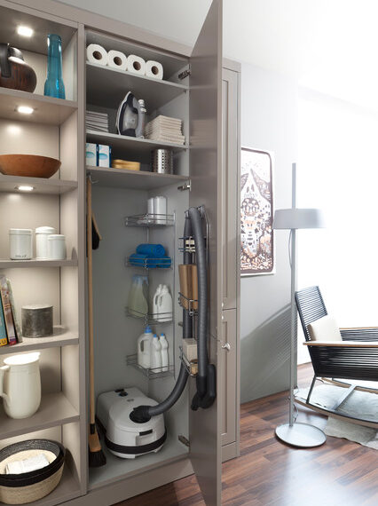 Descubre el secreto para mantener tu hogar impecable con estas ingeniosas ideas de almacenamiento para tu cubo de fregona