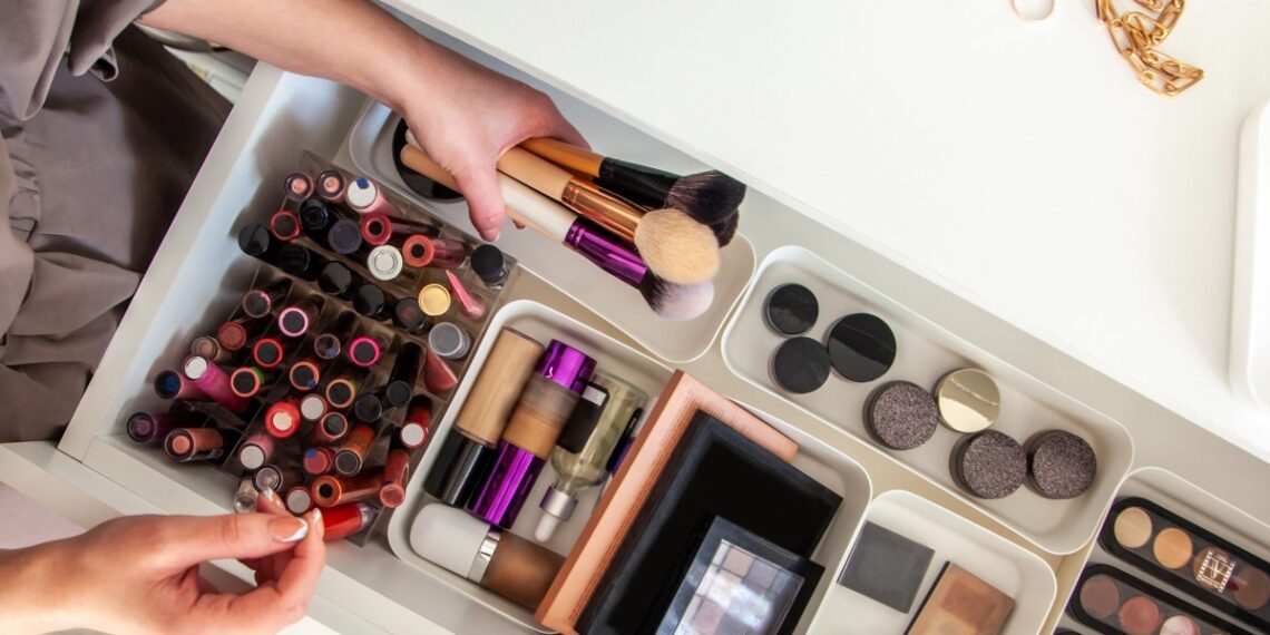 Descubre los secretos para tener un maquillaje impecable y organizado