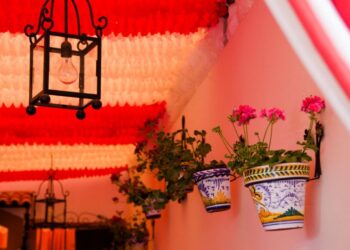 Transforma tu caseta de feria en un paraíso de decoración con estas ideas creativas