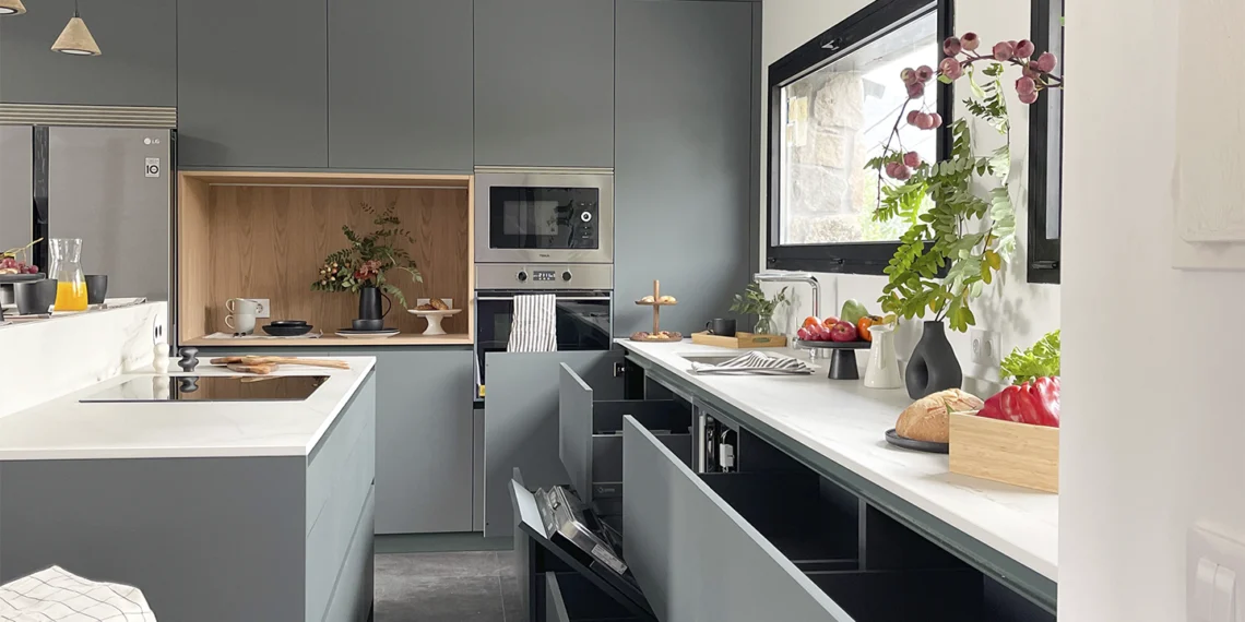 Transforma tu cocina en un espacio funcional y ordenado con estos consejos imprescindibles