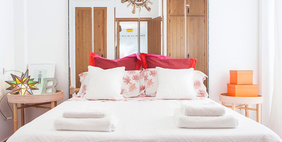 Transforma tu habitación en un oasis de estilo con estas ideas creativas para tu cabecero de cama