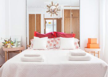 Transforma tu habitación en un oasis de estilo con estas ideas para decorar tu cabecero de cama