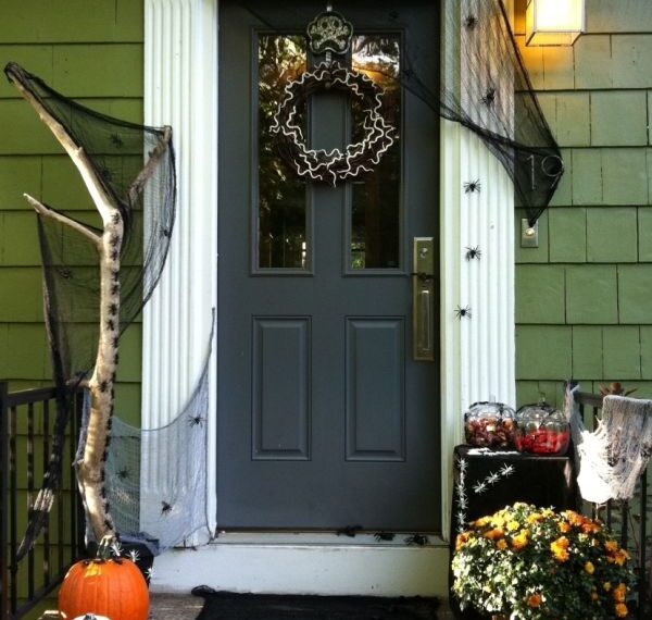 Transforma tus puertas en portales hacia el terror con estas ideas de decoración de Halloween