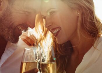 Descubre cómo sorprender a tu pareja en su aniversario de bodas y hacerlo inolvidable