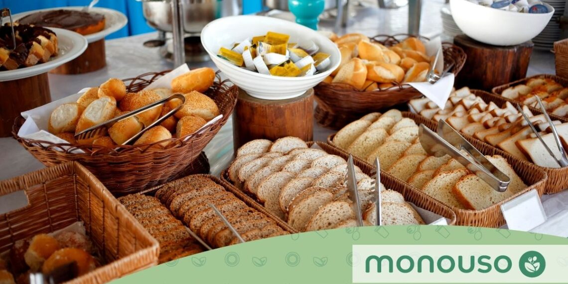 Descubre cómo sorprender a tus huéspedes con un buffet de desayuno irresistible en tu hotel