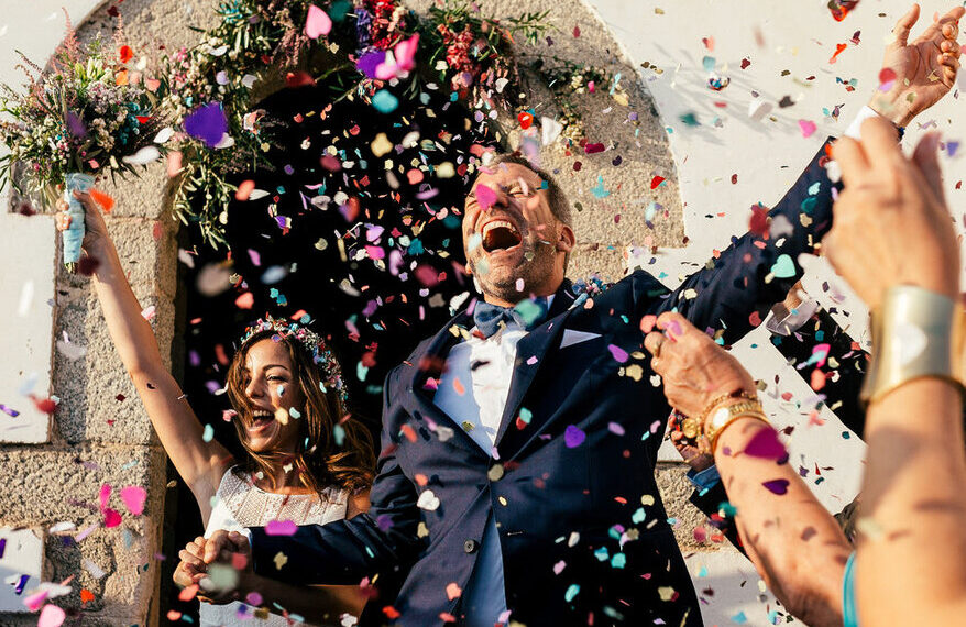 Sorprende a los novios en su gran día con estas ideas únicas para hacer en una boda