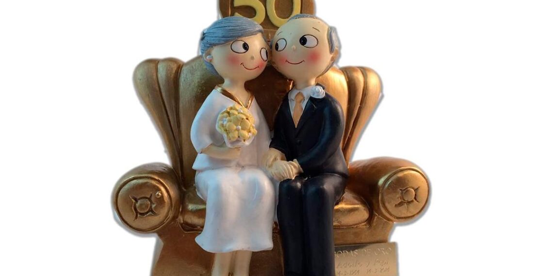 Sorprende a tus seres queridos en su aniversario de oro con estos regalos únicos y emotivos